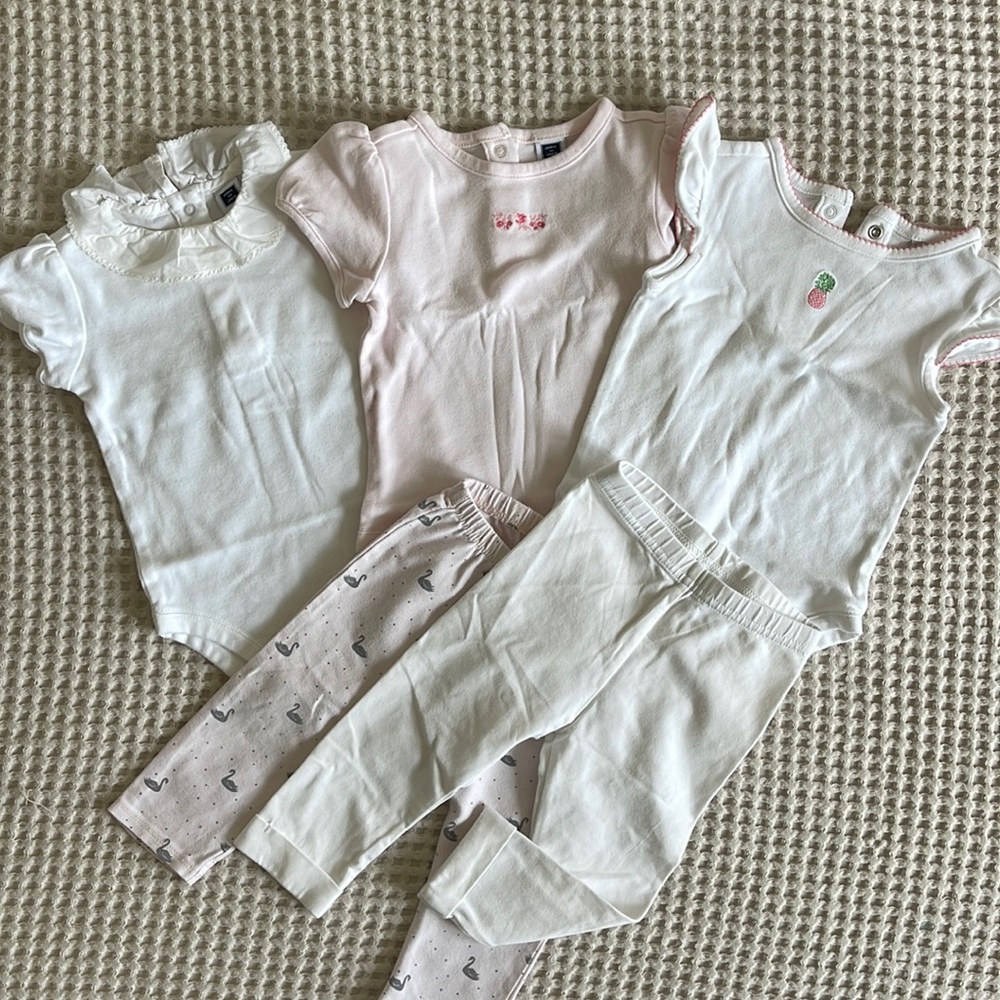 Janie and Jack bundle of onesies and pants size 6-12 months